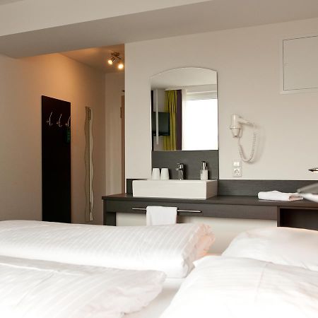 B&F Hotel Am Neumarkt Бад-Херсфельд Экстерьер фото
